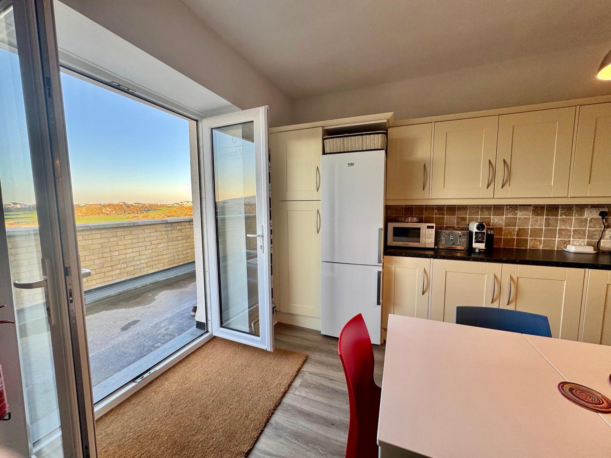 Lagoon View - Sea View- Pet Friendly - 2 Bed Apt - En-Suite Trearddur Esterno foto