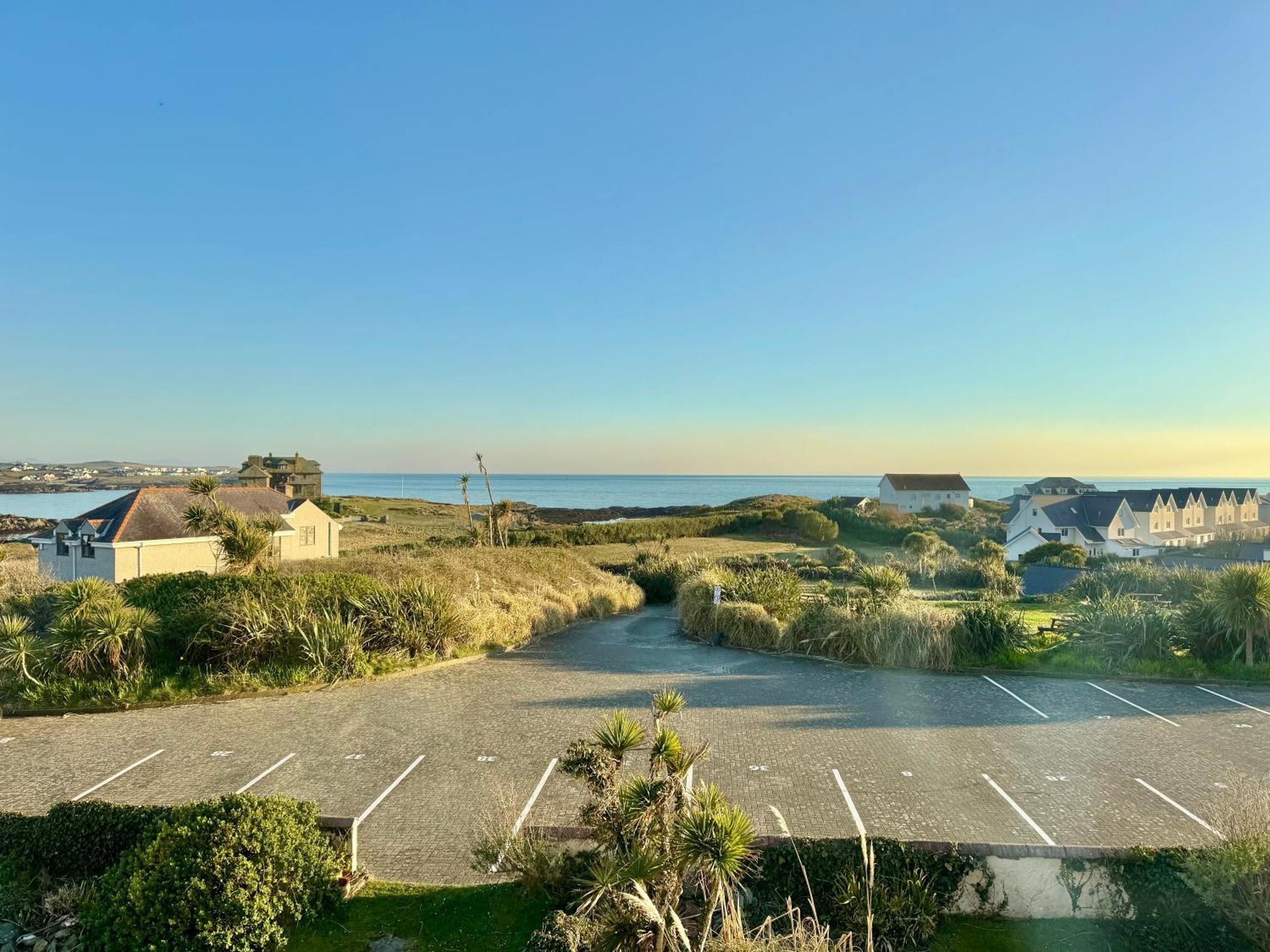Lagoon View - Sea View- Pet Friendly - 2 Bed Apt - En-Suite Trearddur Esterno foto