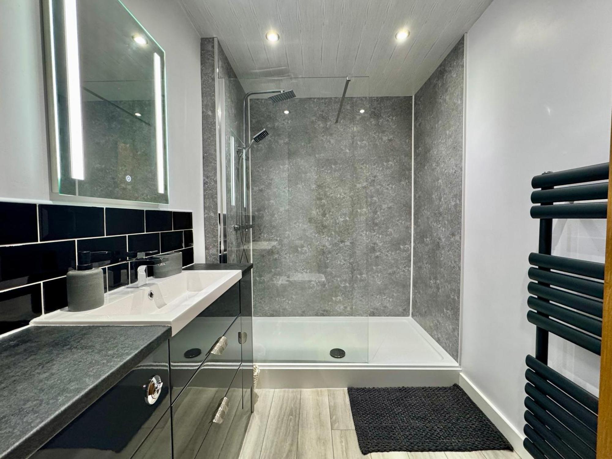 Lagoon View - Sea View- Pet Friendly - 2 Bed Apt - En-Suite Trearddur Esterno foto