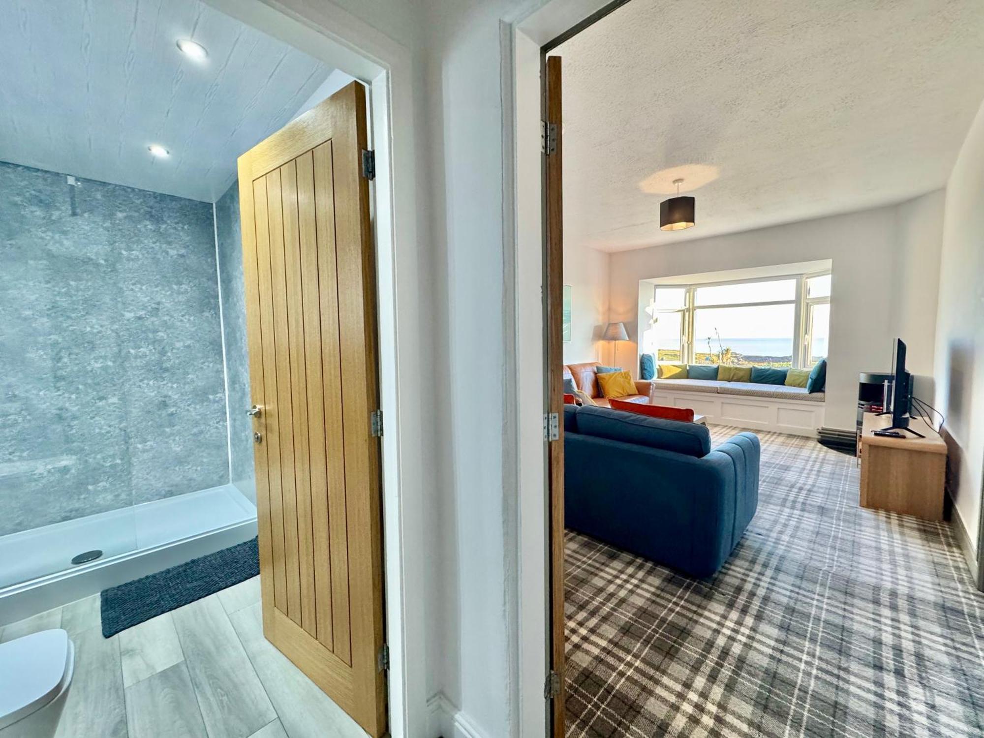Lagoon View - Sea View- Pet Friendly - 2 Bed Apt - En-Suite Trearddur Esterno foto